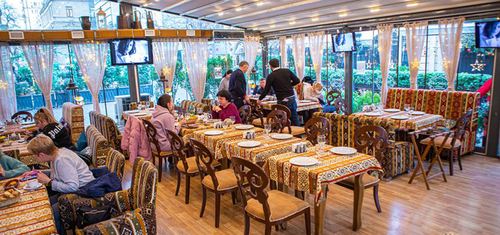 Fisincan Cafe: Baku Food and Wine Tours