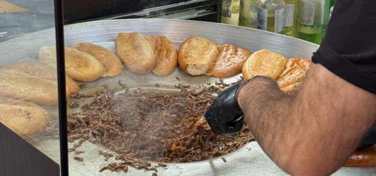 Tantuni preparation, one of the greatest street food in Baku